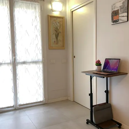 Confortevole Bilocale A Pochi Minuti Dal Centro Apartamento Milão